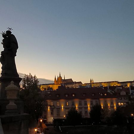 Valentinka Minutes Away From Charles Bridge Appartement Praag Buitenkant foto