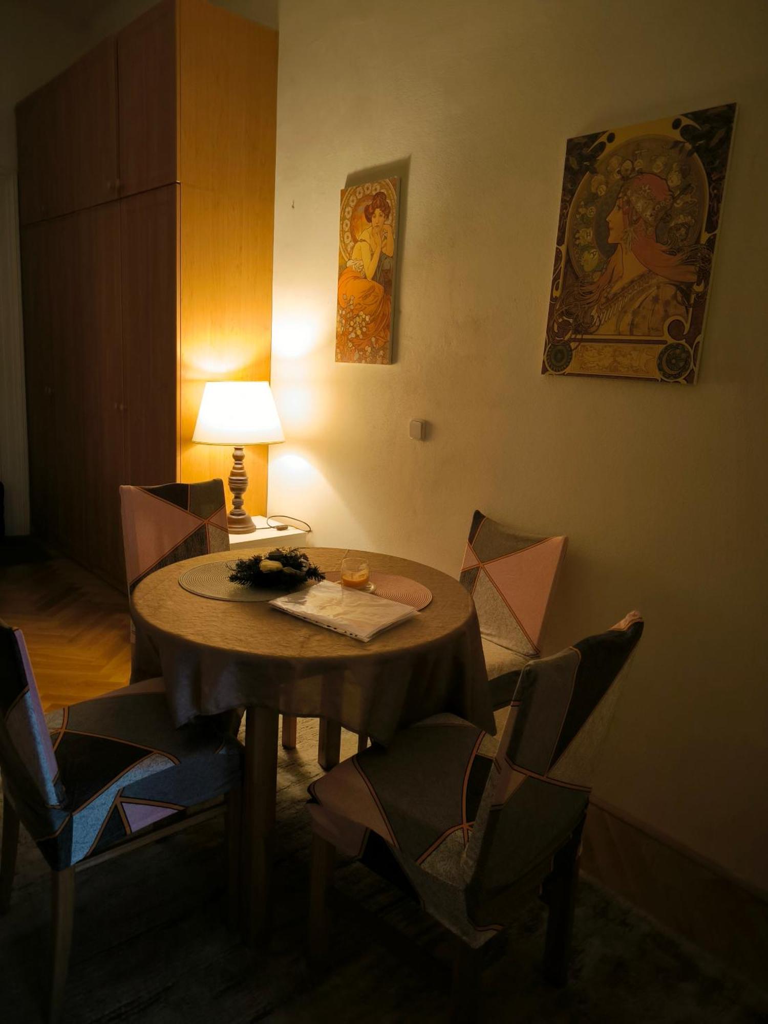Valentinka Minutes Away From Charles Bridge Appartement Praag Buitenkant foto
